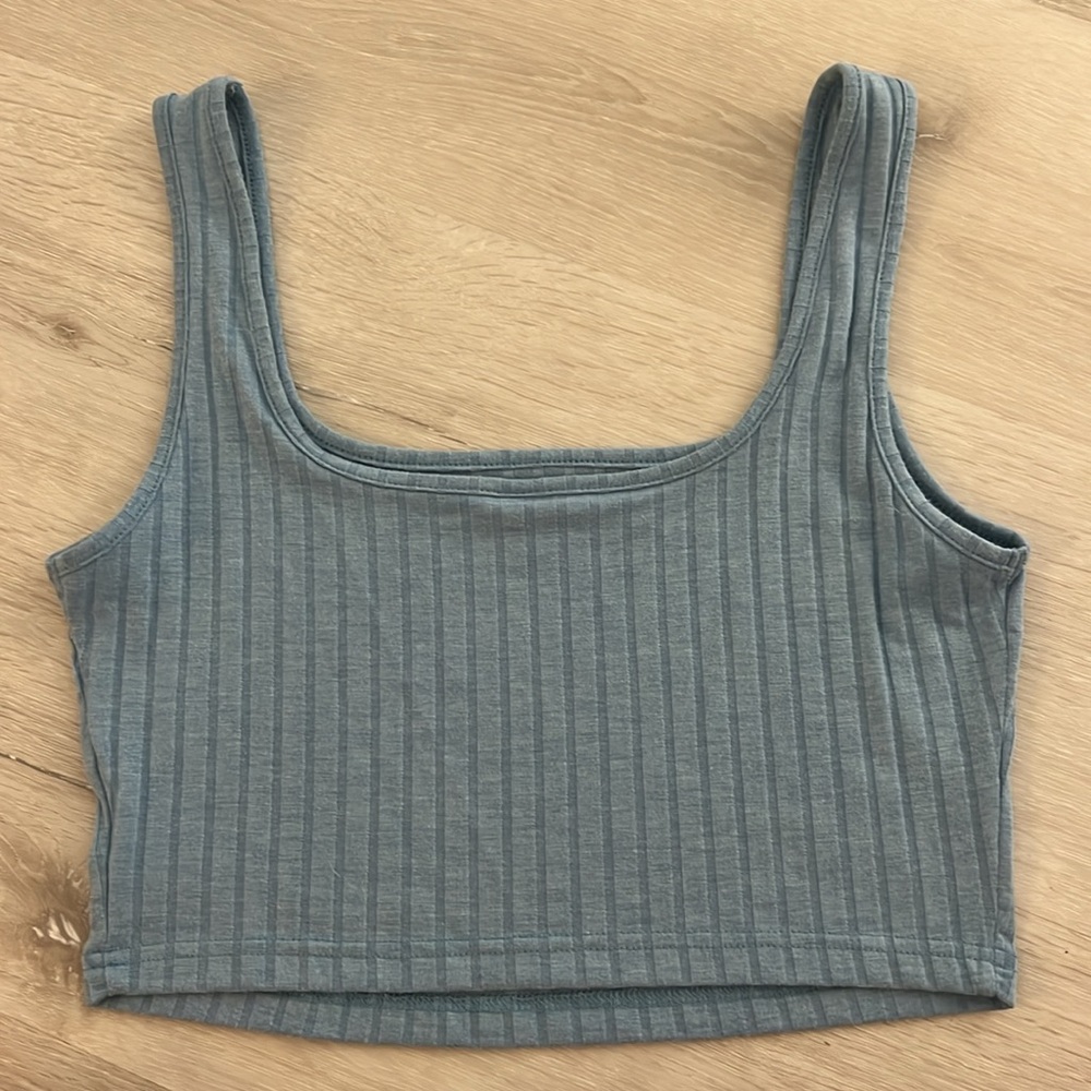 SHEIN Cropped Tank - Picture 4 of 4
